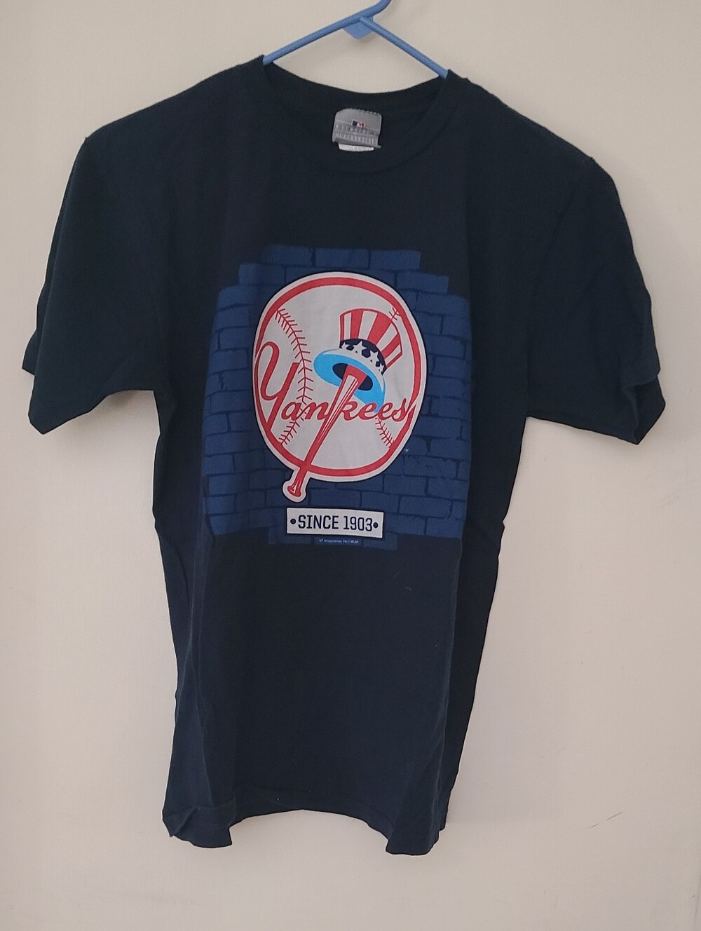 New York Yankees Graphic Tee Medium